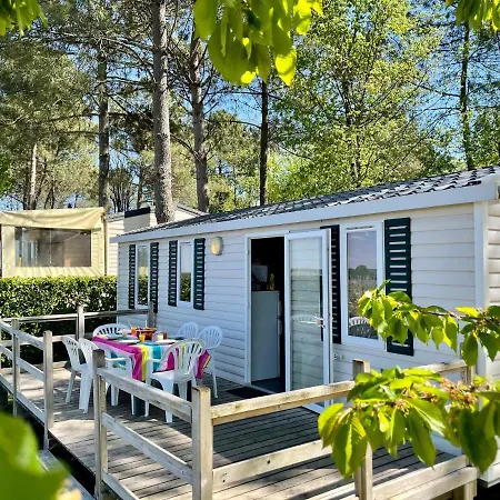 Camping Paradis Le Pressoir Petit-Palais-et-Cornemps Extérieur photo
