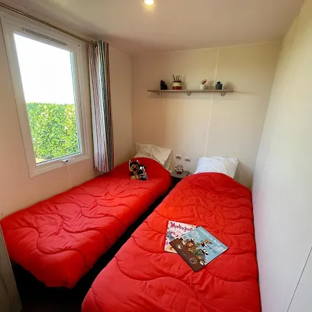 Camping Paradis Le Pressoir Petit-Palais-et-Cornemps Extérieur photo