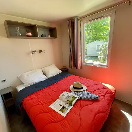Camping Paradis Le Pressoir Petit-Palais-et-Cornemps Extérieur photo